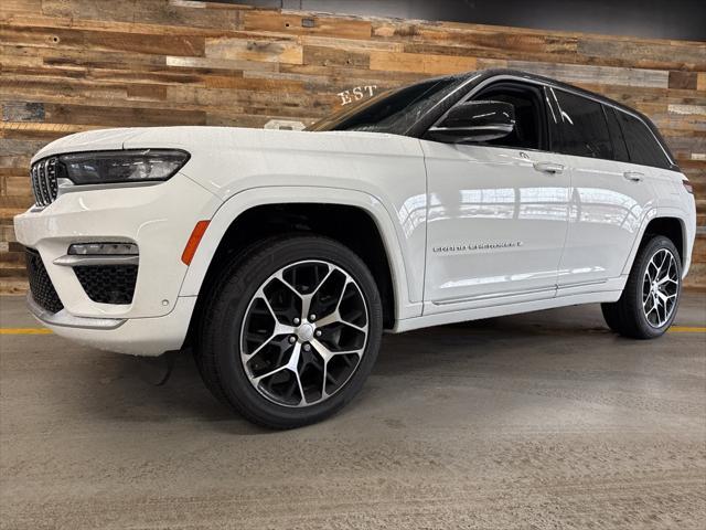 used 2022 Jeep Grand Cherokee car, priced at $47,139