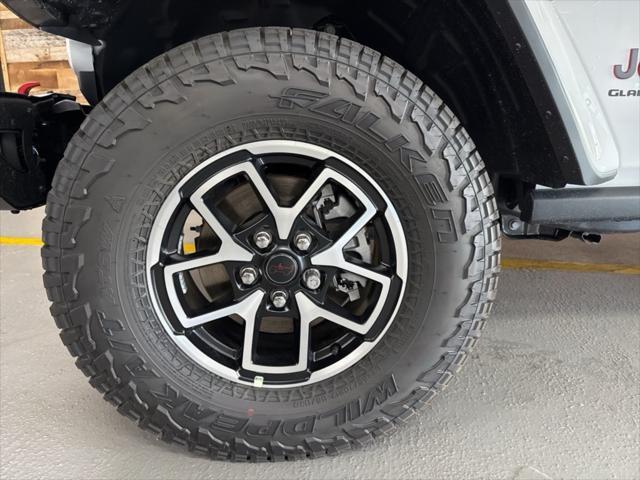 new 2025 Jeep Gladiator car, priced at $55,380
