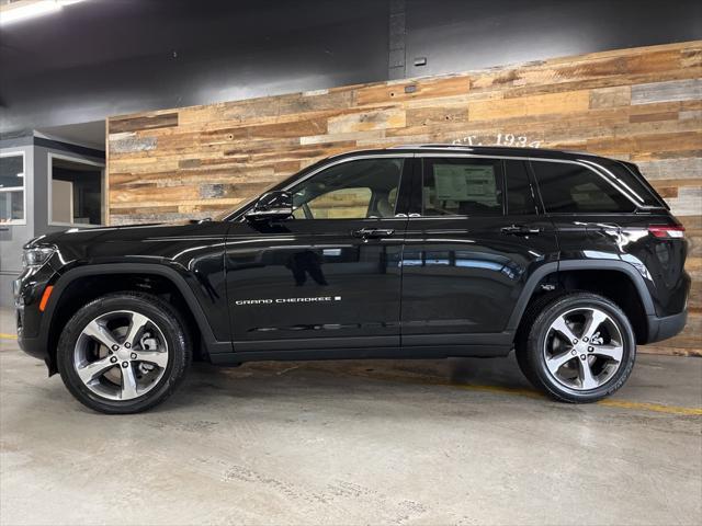 new 2025 Jeep Grand Cherokee car, priced at $45,720