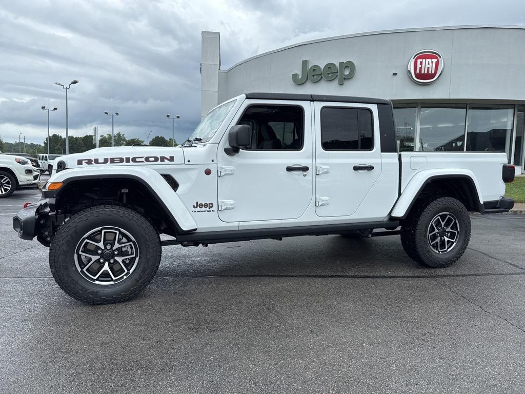 new 2025 Jeep Gladiator car, priced at $46,000