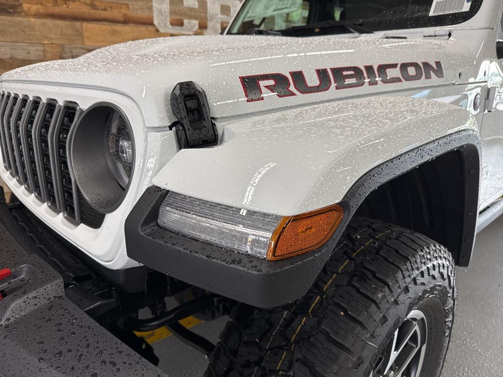 new 2025 Jeep Gladiator car, priced at $46,000