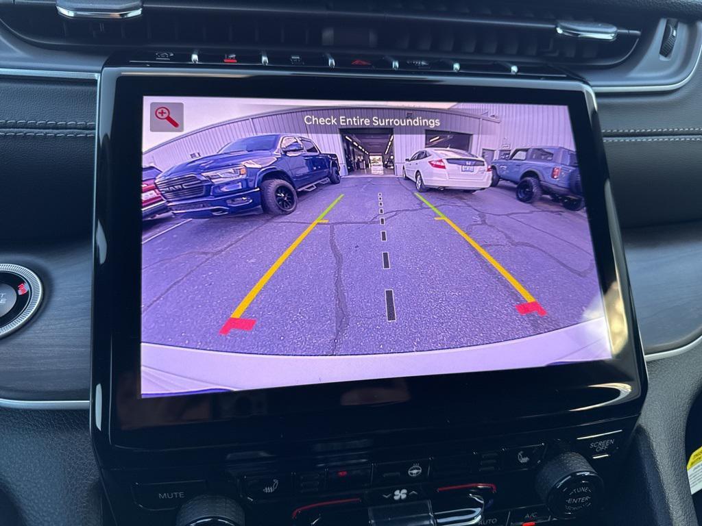 new 2025 Jeep Grand Cherokee car, priced at $41,067