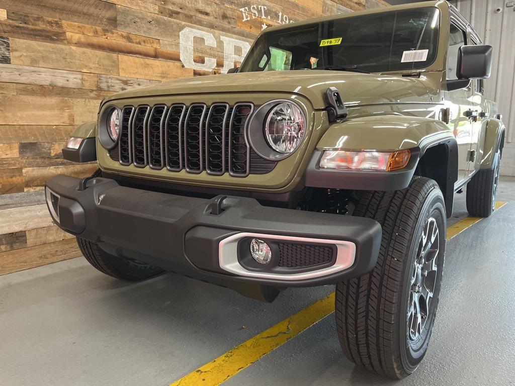 new 2025 Jeep Gladiator car, priced at $45,000