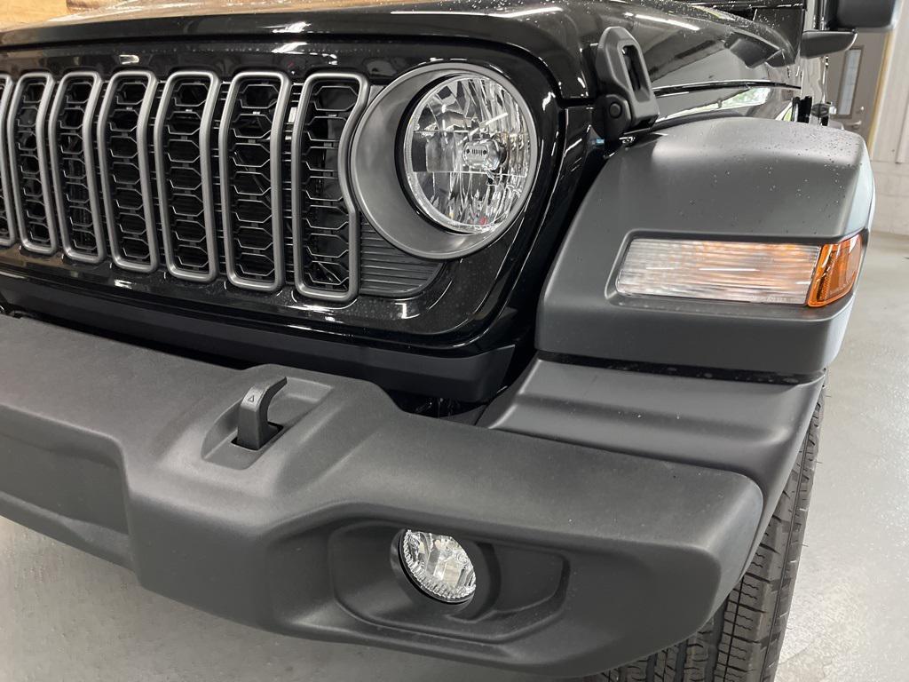 new 2025 Jeep Wrangler car, priced at $46,850