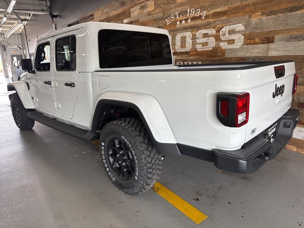 new 2025 Jeep Gladiator car, priced at $40,000