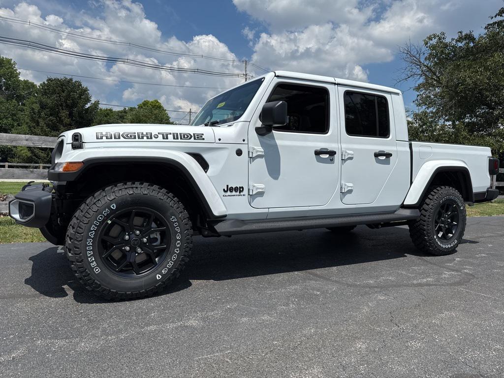new 2025 Jeep Gladiator car, priced at $40,000