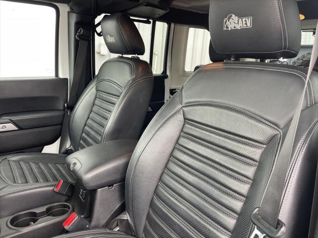 used 2015 Jeep Wrangler Unlimited car, priced at $24,800