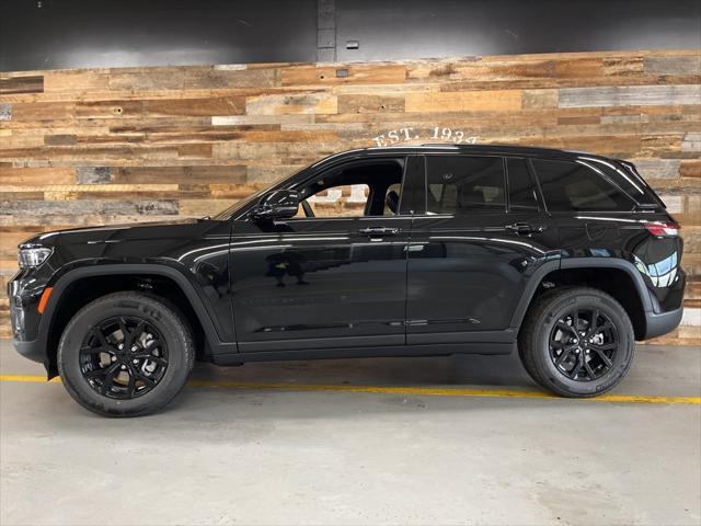 new 2025 Jeep Grand Cherokee car, priced at $43,228