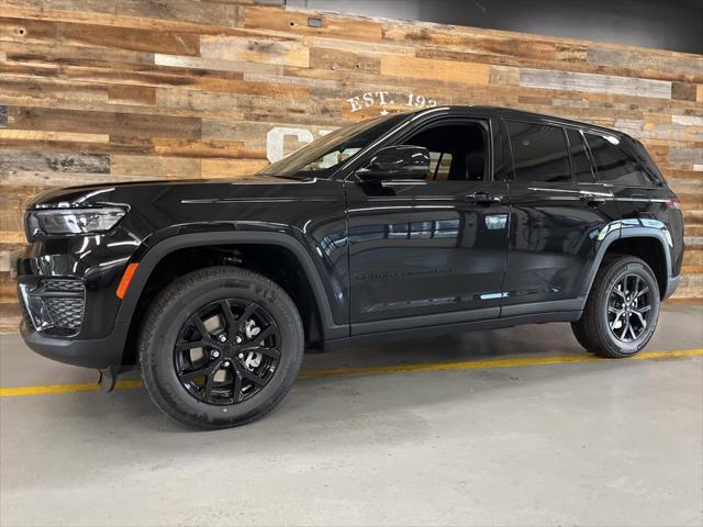 new 2025 Jeep Grand Cherokee car, priced at $43,228