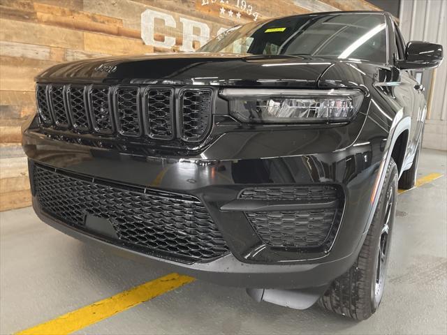 new 2025 Jeep Grand Cherokee car, priced at $43,228