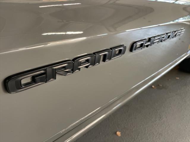 used 2021 Jeep Grand Cherokee car, priced at $30,000