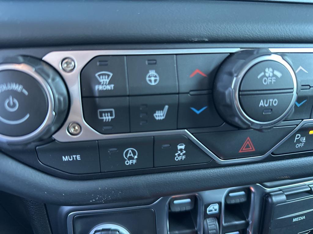 new 2025 Jeep Gladiator car, priced at $64,915
