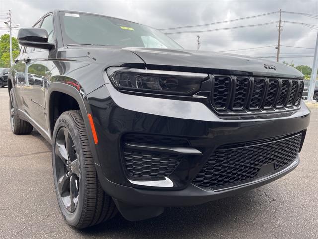 new 2025 Jeep Grand Cherokee car, priced at $40,970