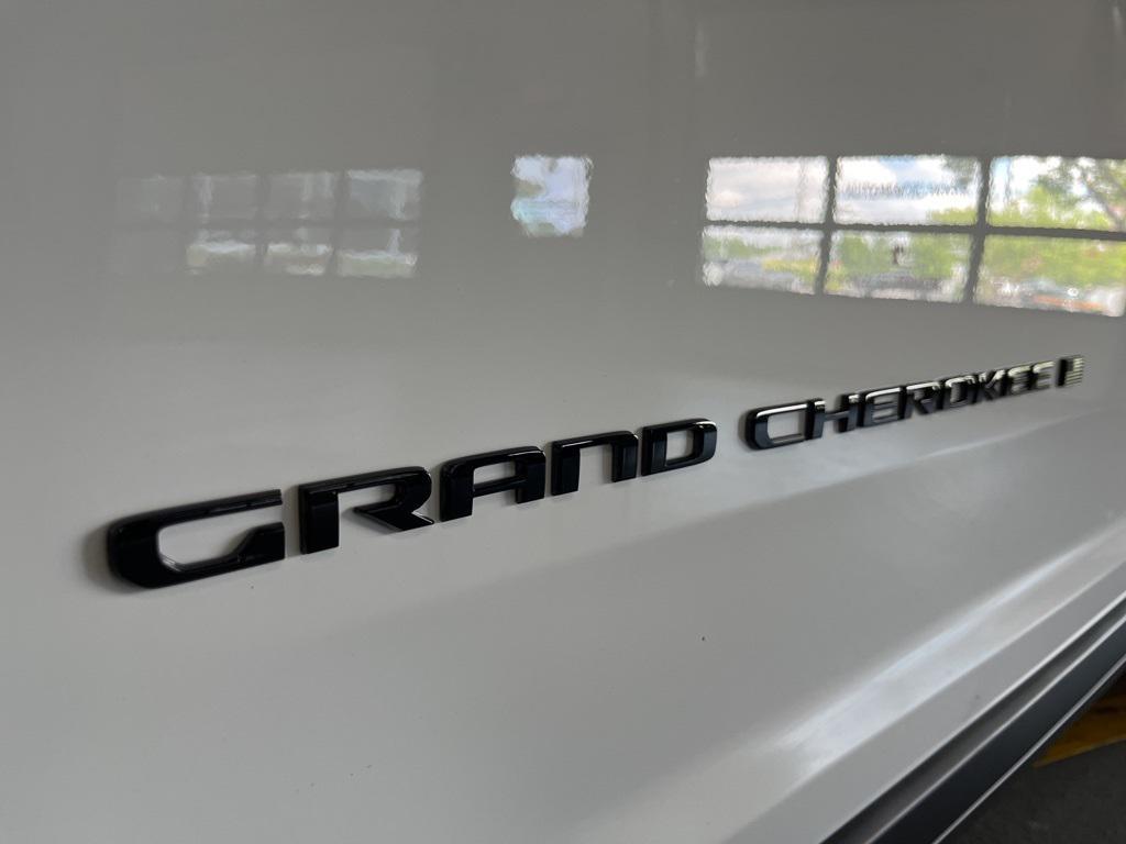 new 2025 Jeep Grand Cherokee car, priced at $42,220