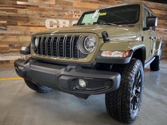 new 2025 Jeep Gladiator car, priced at $42,885