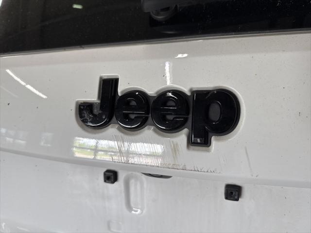 used 2022 Jeep Grand Cherokee car, priced at $30,000