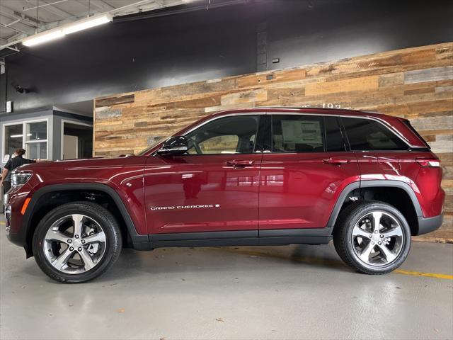 new 2025 Jeep Grand Cherokee car, priced at $47,220