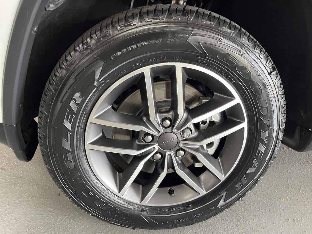 used 2022 Jeep Grand Cherokee car, priced at $29,818