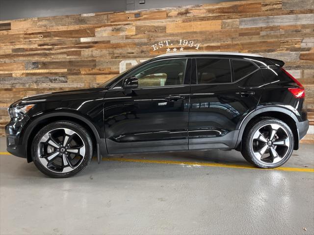 used 2021 Volvo XC40 car, priced at $14,125