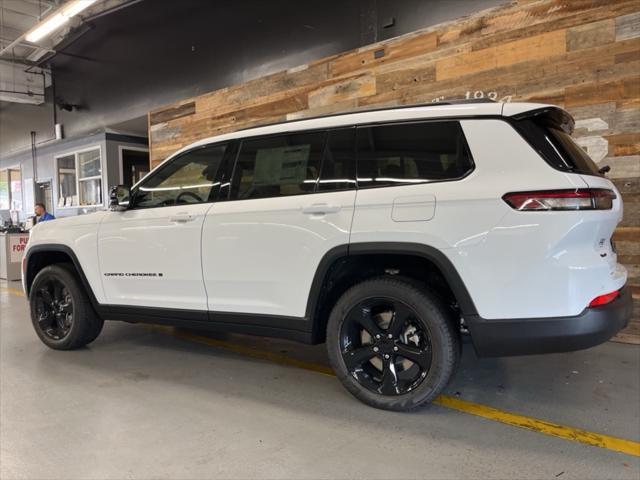 new 2025 Jeep Grand Cherokee L car, priced at $54,040