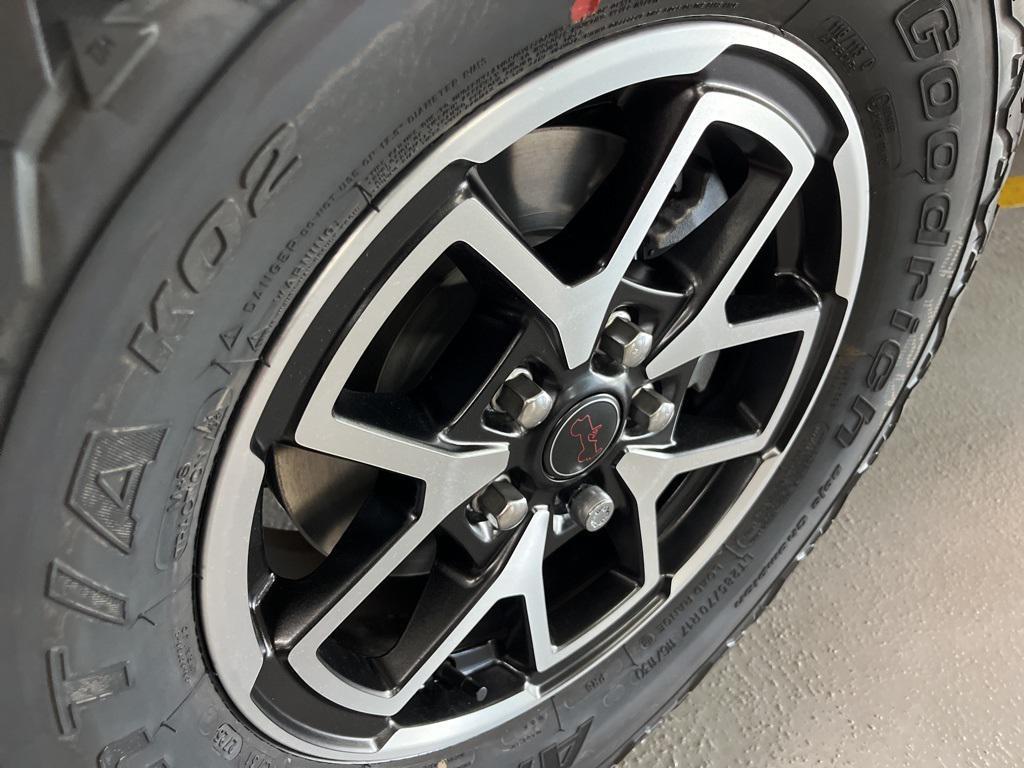 new 2025 Jeep Wrangler car, priced at $59,005