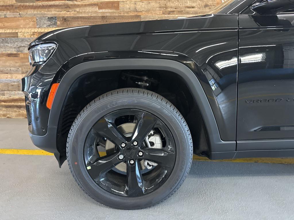 new 2025 Jeep Grand Cherokee car, priced at $48,655