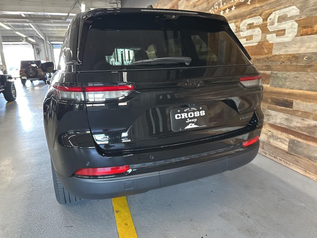new 2025 Jeep Grand Cherokee car, priced at $48,655