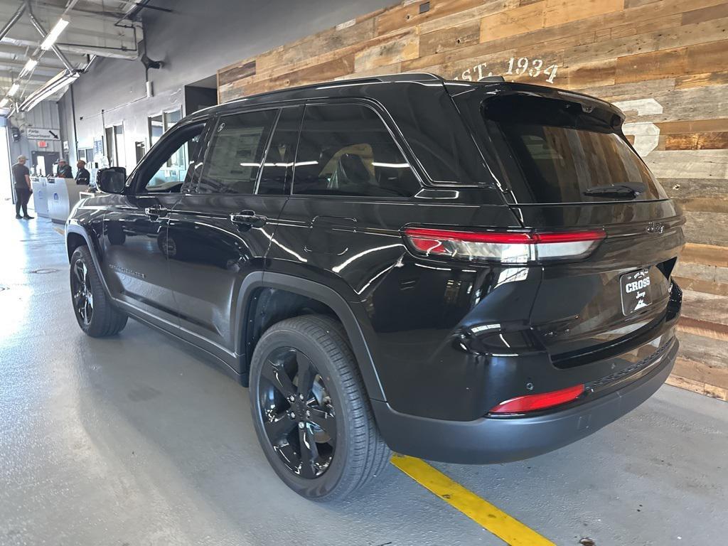 new 2025 Jeep Grand Cherokee car, priced at $48,655