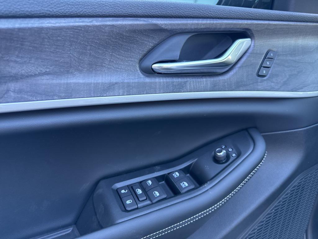 new 2025 Jeep Grand Cherokee car, priced at $49,157