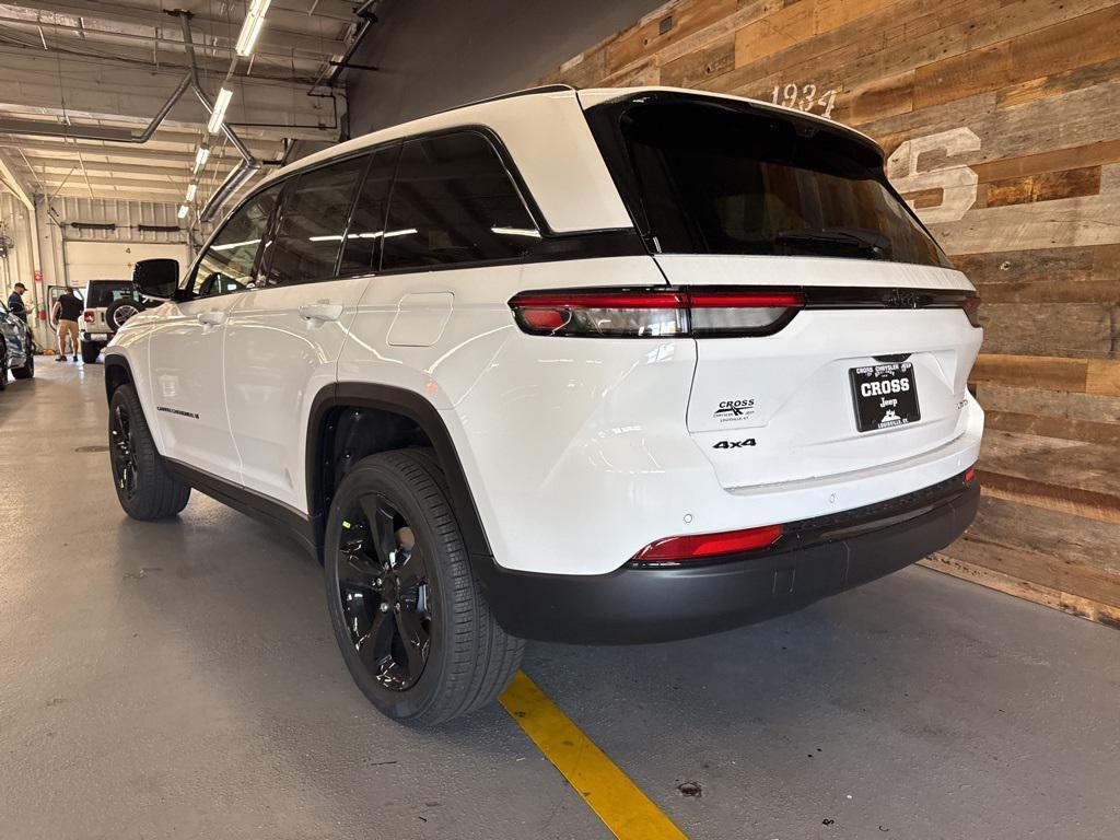 new 2025 Jeep Grand Cherokee car, priced at $49,157