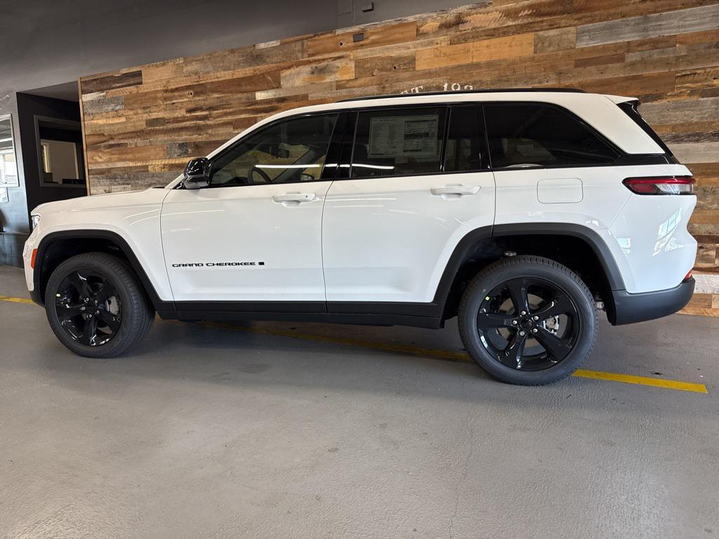 new 2025 Jeep Grand Cherokee car, priced at $49,157