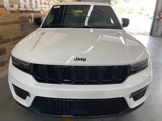 new 2025 Jeep Grand Cherokee car, priced at $43,589