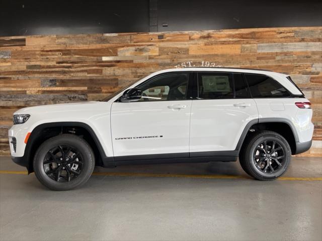 new 2025 Jeep Grand Cherokee car, priced at $43,589