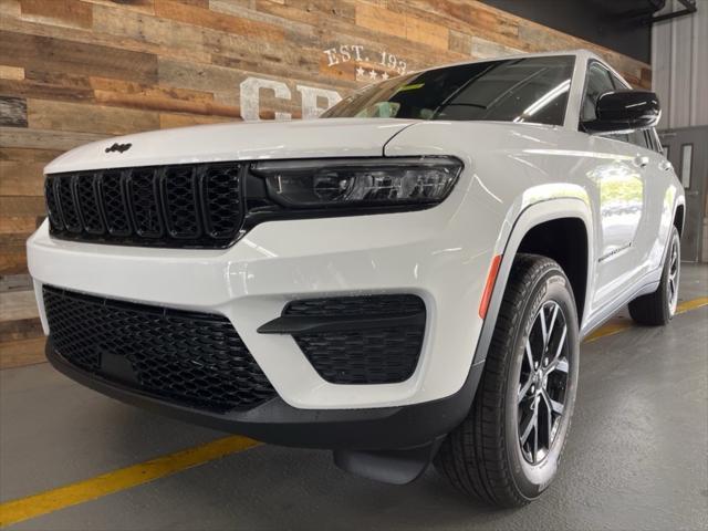 new 2025 Jeep Grand Cherokee car, priced at $43,589