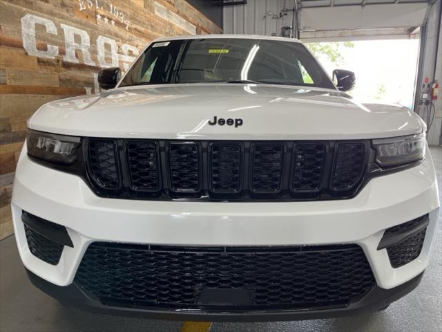 new 2025 Jeep Grand Cherokee car, priced at $43,589