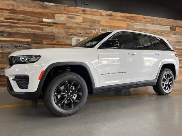 new 2025 Jeep Grand Cherokee car, priced at $43,589