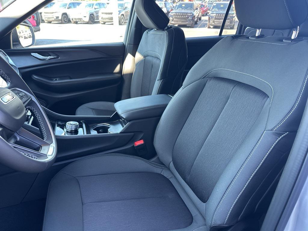 new 2025 Jeep Grand Cherokee L car, priced at $37,875