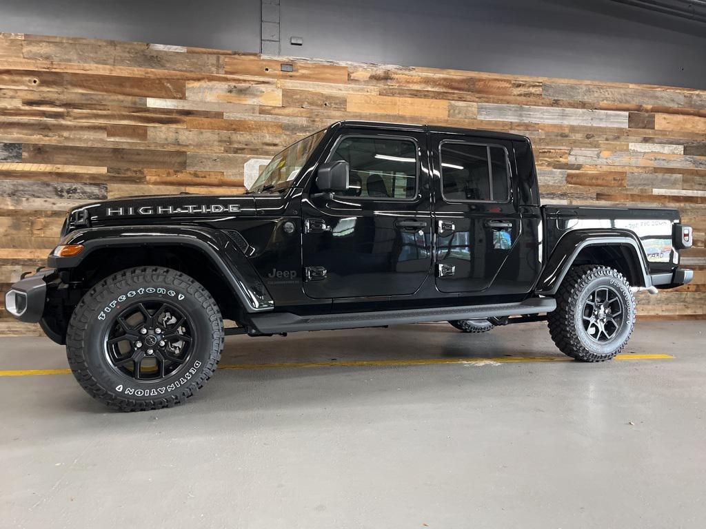 new 2025 Jeep Gladiator car, priced at $41,873