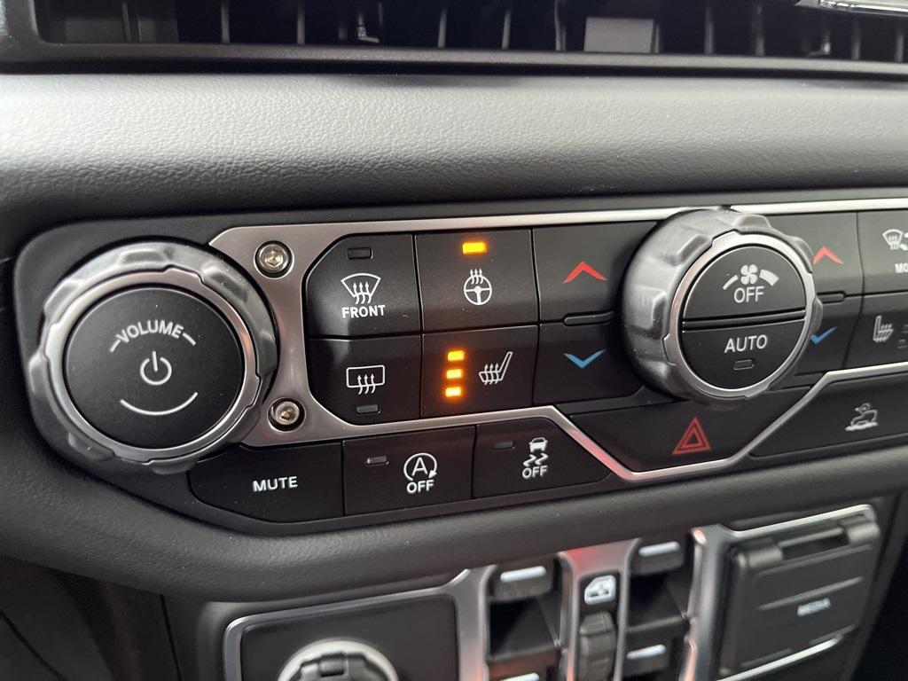 new 2025 Jeep Gladiator car, priced at $41,873