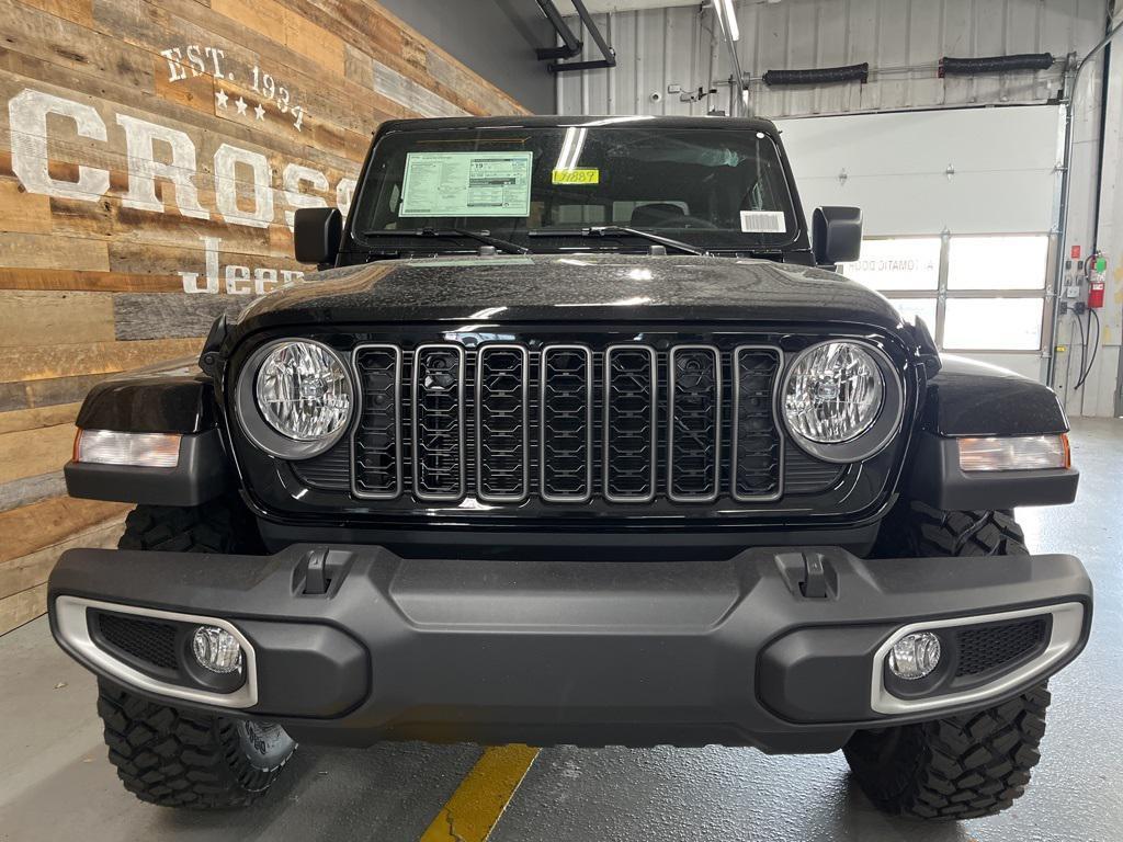 new 2025 Jeep Gladiator car, priced at $41,873