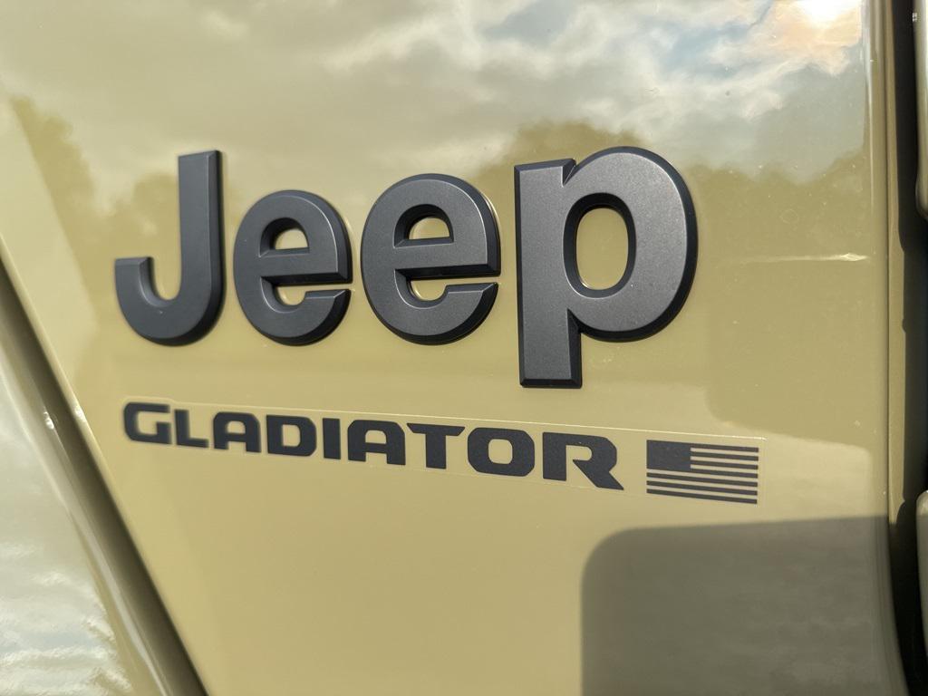 new 2025 Jeep Gladiator car, priced at $46,783