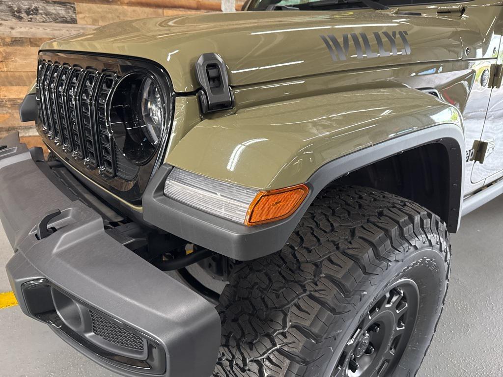 new 2025 Jeep Gladiator car, priced at $46,783