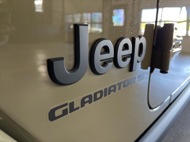 new 2025 Jeep Gladiator car, priced at $46,082