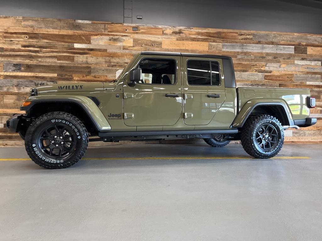 new 2025 Jeep Gladiator car, priced at $46,783