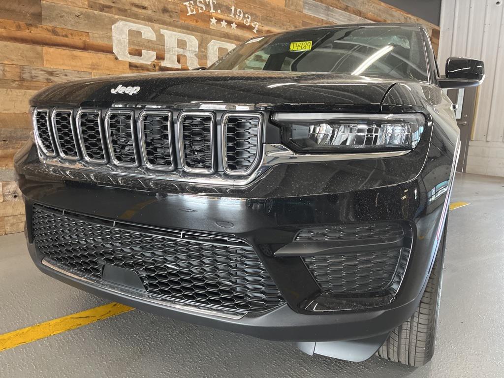 new 2025 Jeep Grand Cherokee car, priced at $34,500