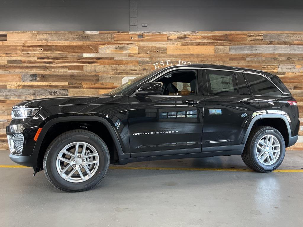 new 2025 Jeep Grand Cherokee car, priced at $34,500