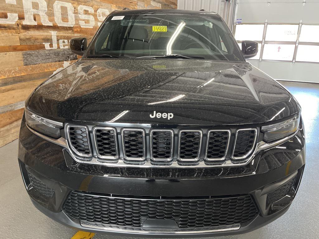 new 2025 Jeep Grand Cherokee car, priced at $34,500