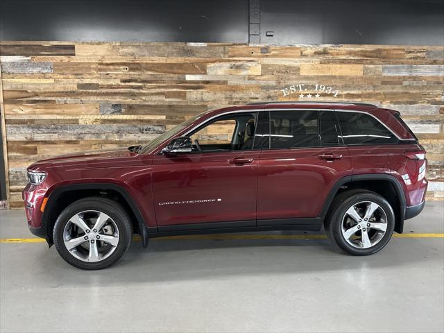 used 2022 Jeep Grand Cherokee car, priced at $39,323
