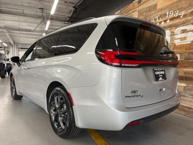 new 2024 Chrysler Pacifica car, priced at $37,250