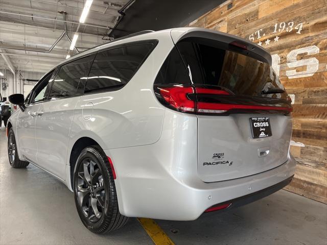 new 2024 Chrysler Pacifica car, priced at $37,250